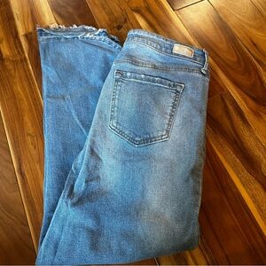 Sofia Jeans Leslie High Rise Slim with frayed hem. Size 12 Regular.